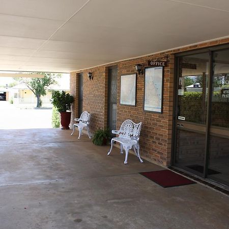Mid Town Inn Narrabri Buitenkant foto