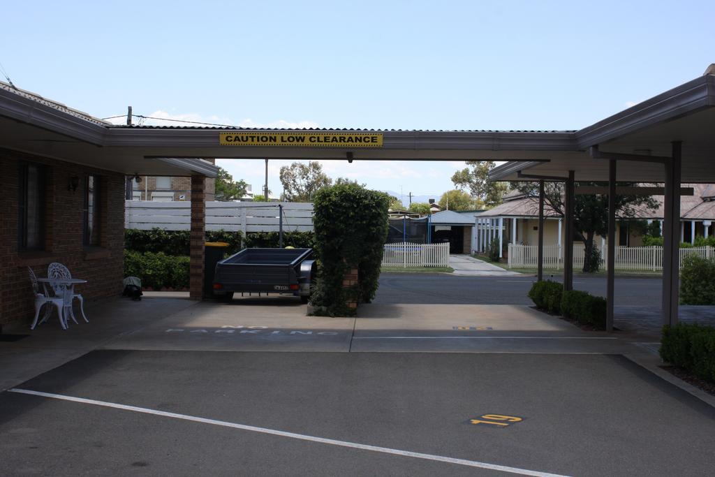 Mid Town Inn Narrabri Buitenkant foto